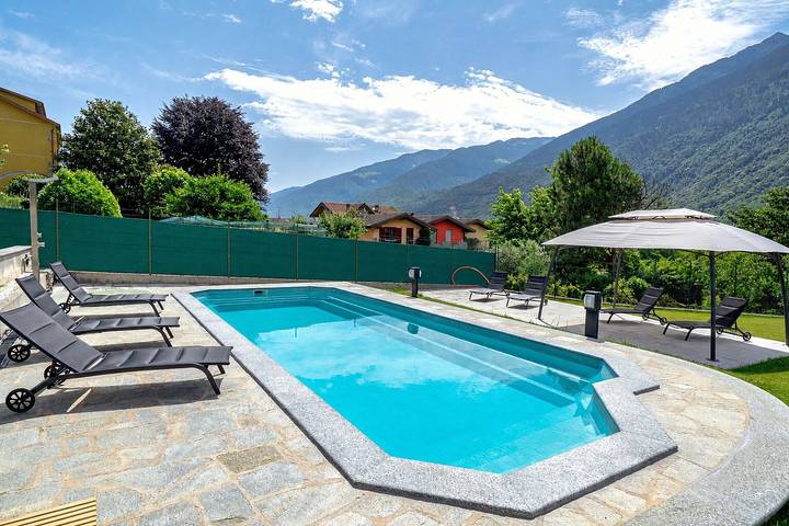 Ganze Wohnung, Apartment 'Ambra Suite' mit Bergblick, Wlan und Klimaanlage in Postalesio, Bernina-Alpen