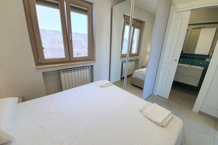 Gîte pour 4 personnes, avec terrasse ainsi que jardin et piscine à Tropea - 3