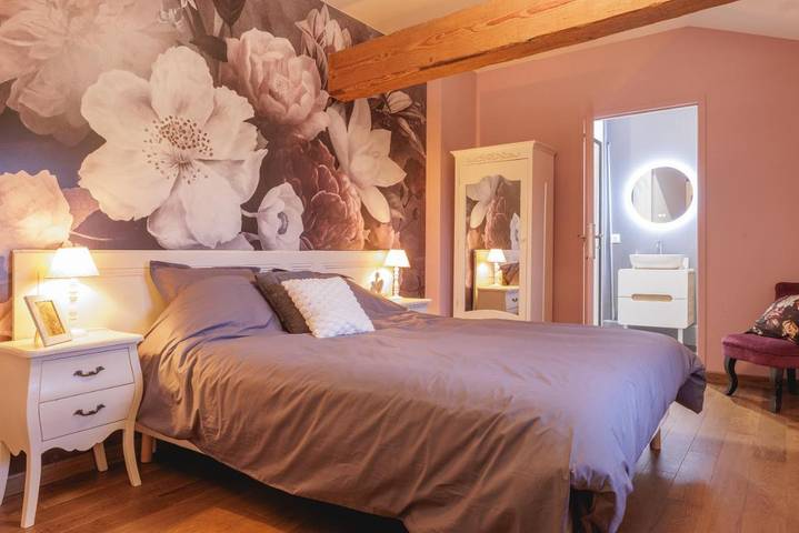 Gîte pour 2 personnes, avec Terrasse ainsi que Jardin et Vue à Péronnas