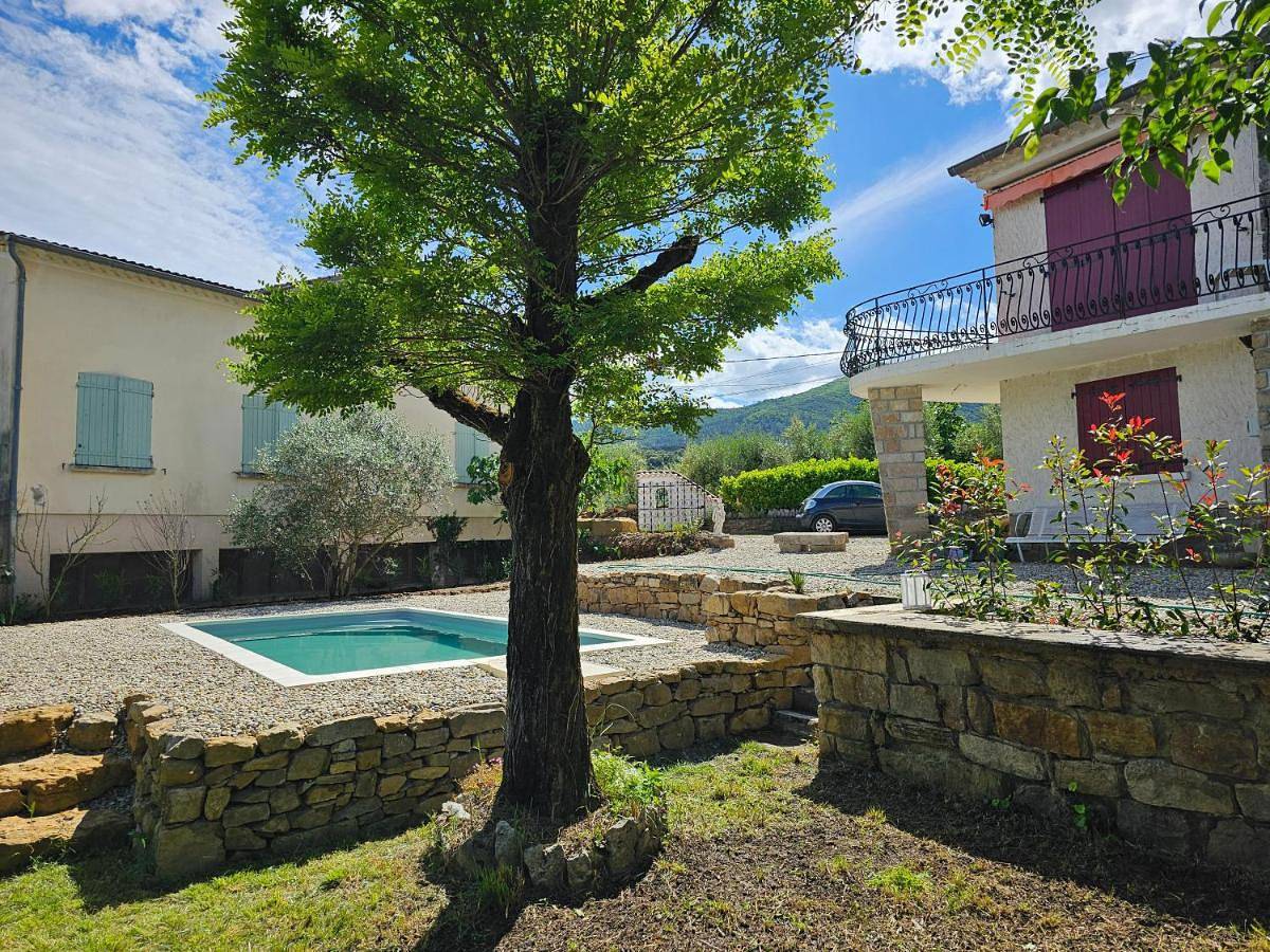 Villa Mas Fa Susa 3 étoiles avec piscine in Les Vans, Parc naturel régional des Monts d'Ardèche