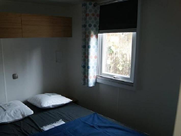 Flower Camping Orly d'Azur - Mobilhome 4 personnes - Mobile-home Aglandau Confort 20m² - 1 chambre - terrasse semi-couverte in Six-Fours-les-Plages, Côte méditerranéenne (France)