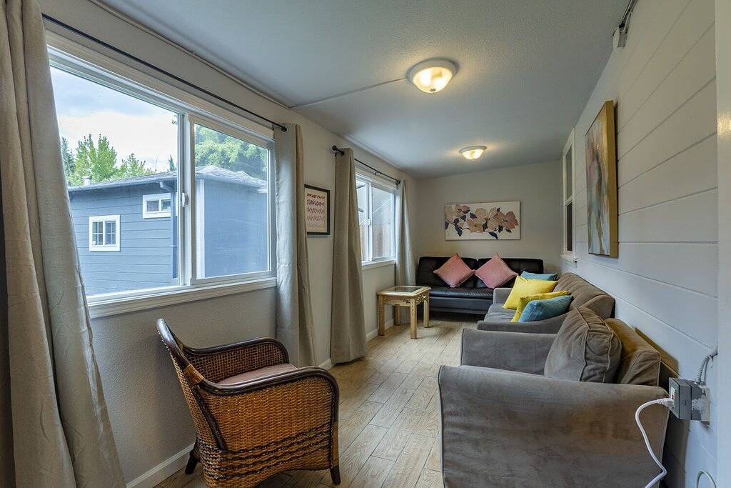 3Br House | Downtown Redwood City | 10mins to Stanford/Palo Alto | Parking in Redwood City, Silicon Valley