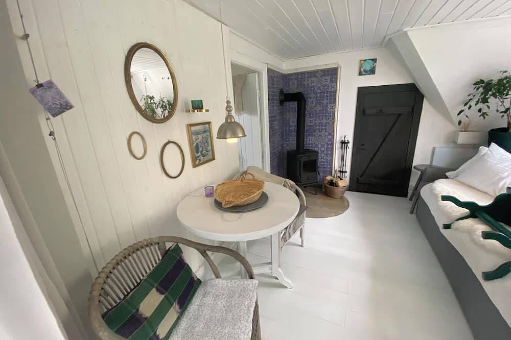 Ganze Wohnung, Künstlerkate Villa Lilia - Wohnen unterm Dach in Hasselberg, Schleswig-Flensburg