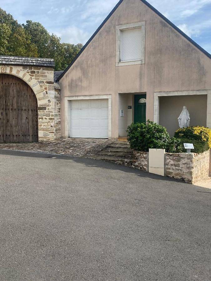 Maison climatisée 2 chambres garage wifi de 1 a 5 voyageurs in Montfort-le-Gesnois, Sarthe