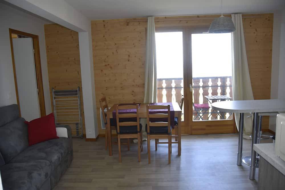Entire apartment, Nouvel Appartement Moderne: 2 Chambres, Lits Doubles, à 350 m de la Télécabine in Thollon-les-Mémises, Thonon-les-Bains region