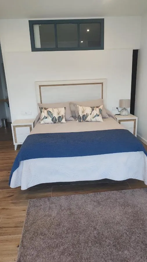 Casa de huéspuedes para 2 personas, con jardín además de vistas y piscina - 1
