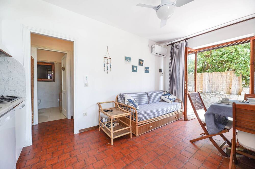 Ganze Wohnung, Zweizimmerwohnung Erdgeschoss in Spiaggia Fetovaia, Campo nell'Elba