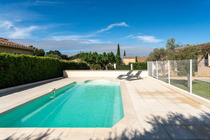 Vakantiehuis 'Chez Céline' met Privézwembad, Wi-Fi en Airconditioning in Aubignan, Vaucluse