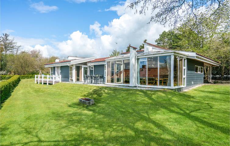 Ferienhaus für 10 Personen, mit Whirlpool und Terrasse sowie Sauna