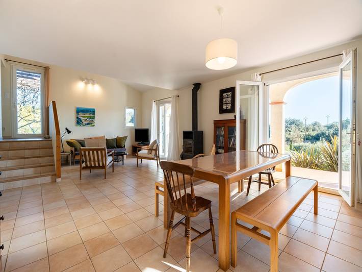 Location de vacances pour 6 personnes, avec terrasse ainsi que jardin et piscine, adapté aux familles à Félines-Minervois - 4