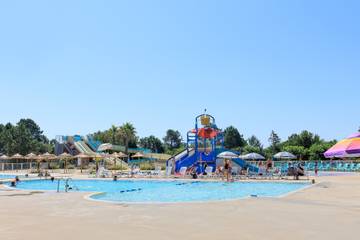 Location De Vacances pour 8 Personnes dans Saint-Julien-en-Born, Région de Dax, Photo 2