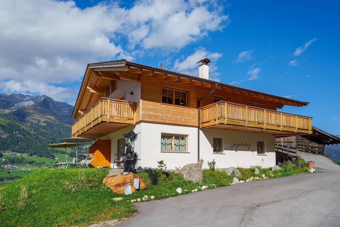 Apartamento inteiro, Apartamento 'Jaufenspitz' com vista para a montanha, terraço panorâmico privado e Wi-Fi in San Martino in Passiria, Grupo Texel