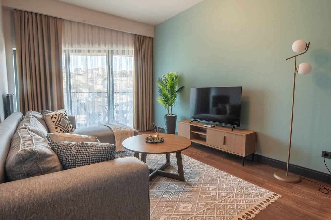 Entire apartment, Family-Friendly Home with beautiful view in Beyoğlu, Istanbul