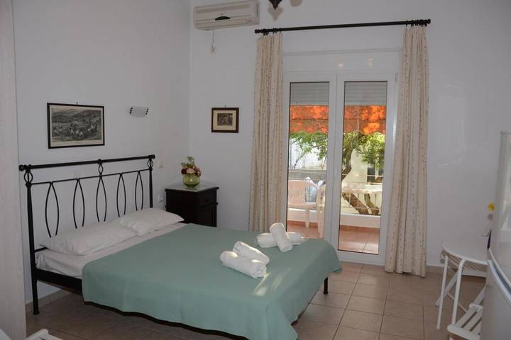 Maison d’hôte pour 3 personnes, avec Balcon et Terrasse ainsi que Jardin et Vue