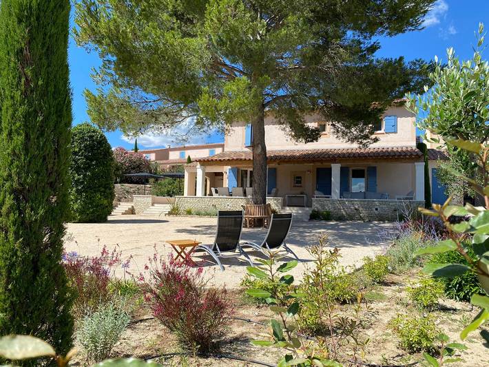 Gîte pour 8 personnes, avec piscine, adapté aux familles à Saumane-de-Vaucluse - 2
