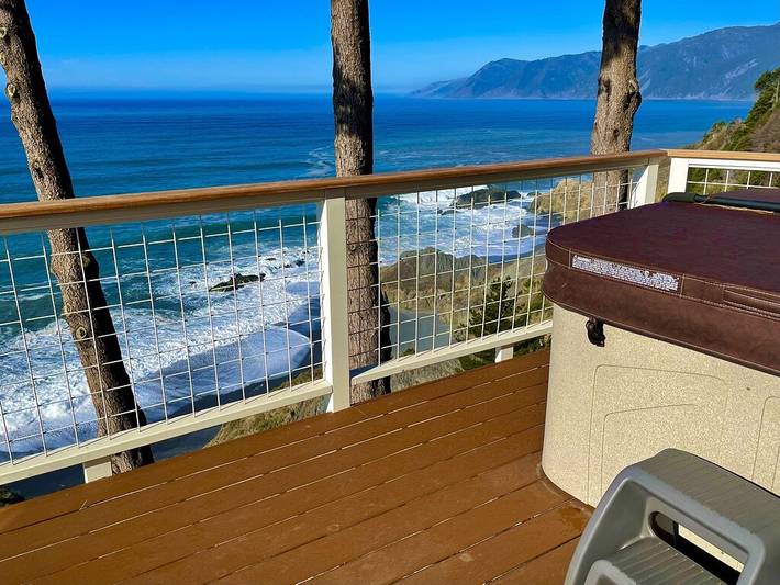 Vacation rental for 3 people, with balcony and hot tub in Humboldt County
