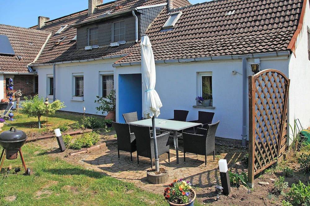 Ganze Wohnung, Familienfreundliche Ferienwohnung mit großem Garten - Ferienwohnung in Rubkow, Vorpommern Greifswald
