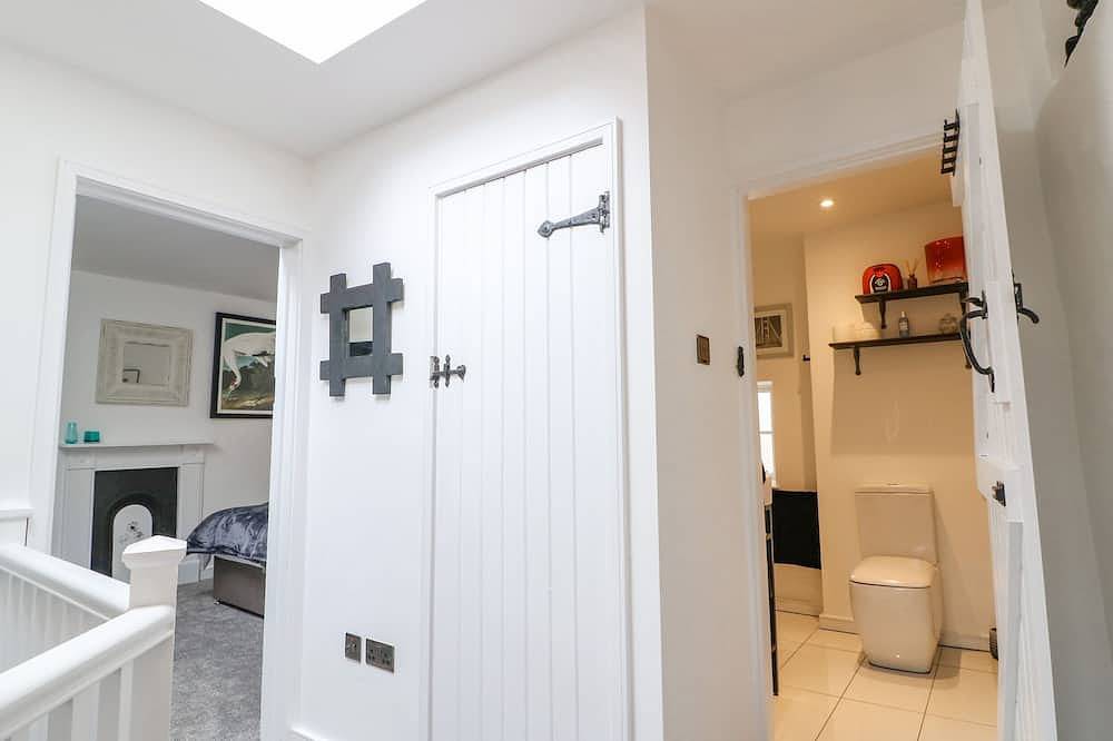 Ellie'S Cottage, pet friendly, character holiday cottage in Burford in Burford, Oxfordshire