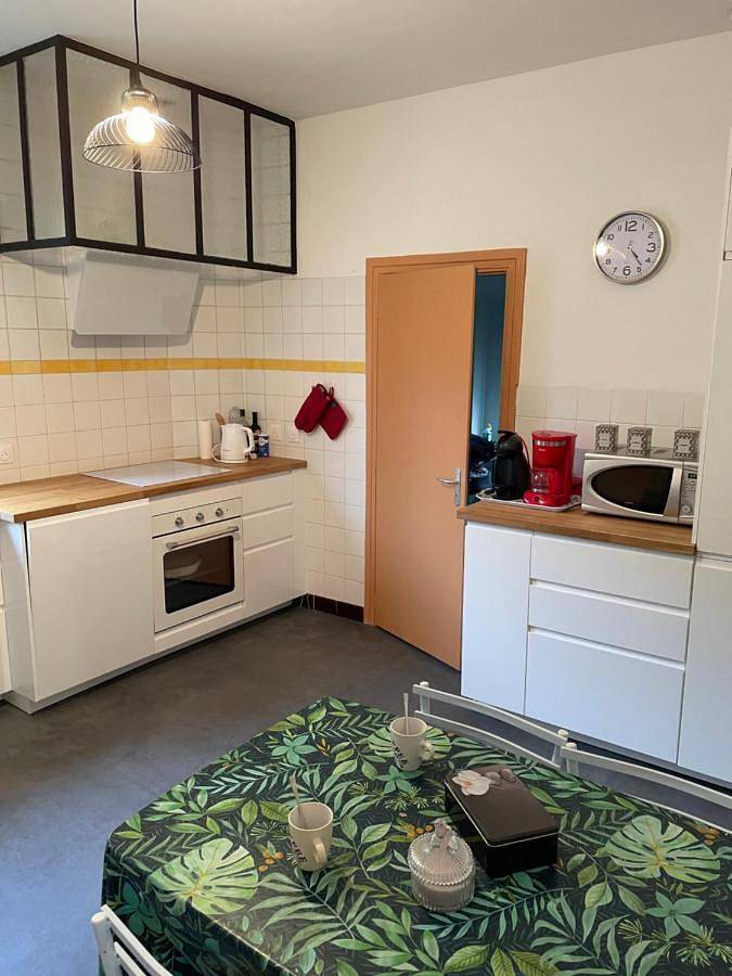 Appartement entier, One-Bedroom Apartment in Tarascon-sur-Ariège, Ariège