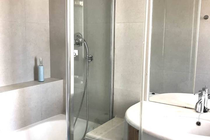 Location de vacances pour 6 personnes, avec jardin ainsi que jacuzzi et balcon dans Agia Anna - 4