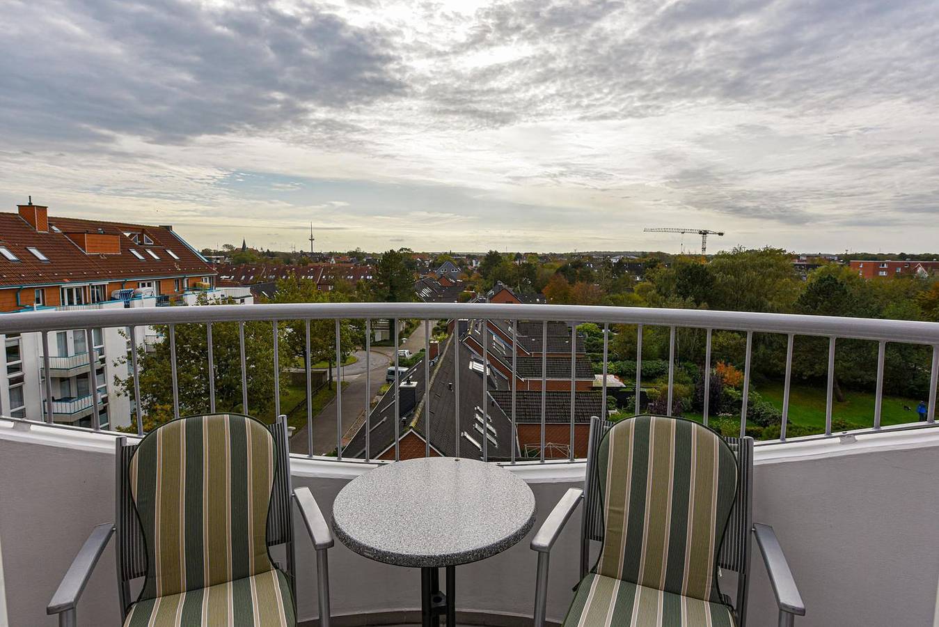Entire apartment, 1 Zimmer Ferienappartement zur Sonnenseite im 4.Og im Haus Deichgraf in Döse, Cuxhaven