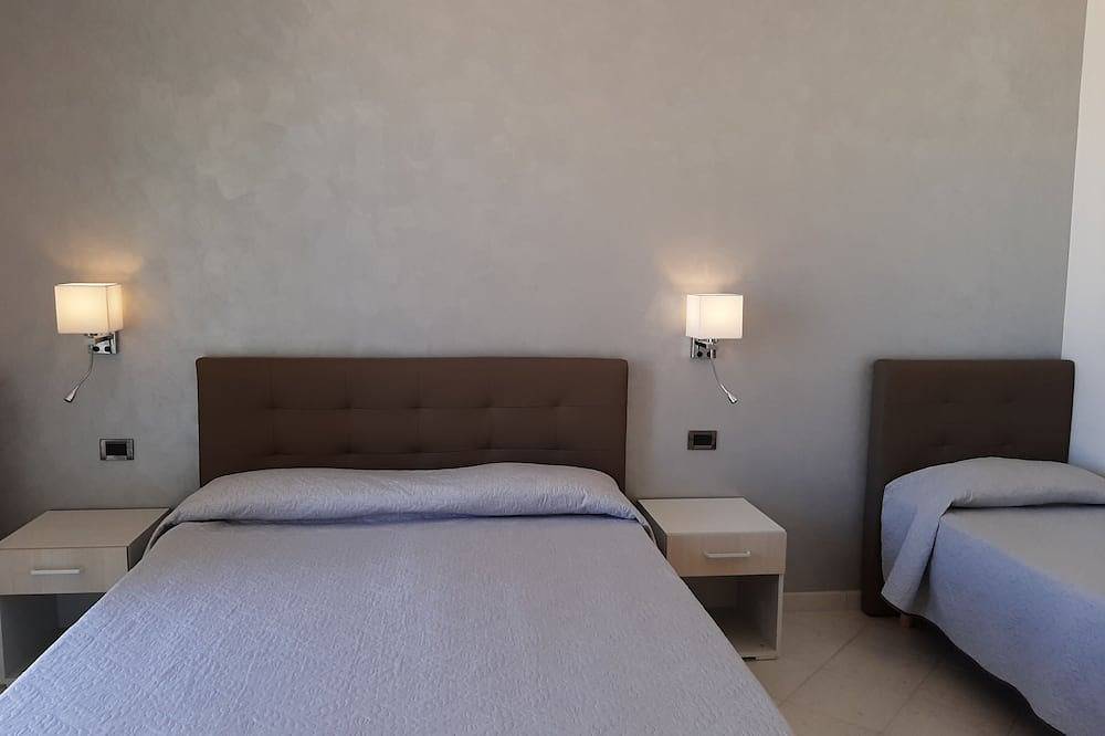 Appartamento intero, Casa Azzurro di Mare sul mare a pochi passi dal centro in Vieste, Gargano