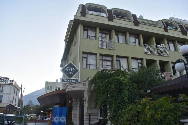 Hotel für 3 Personen, mit Pool und Garten - 1