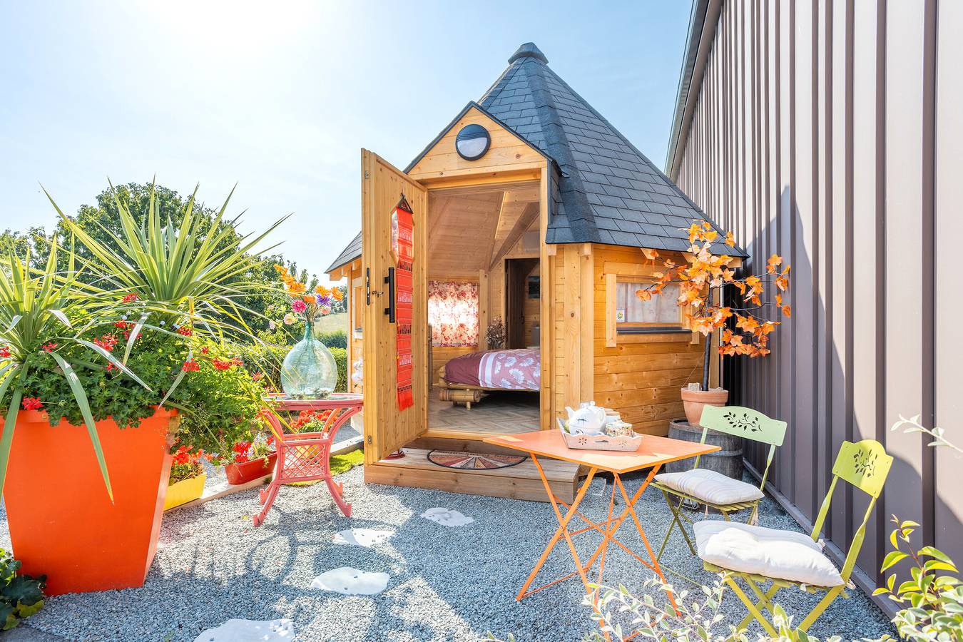 Les Philous Gourmands - Guest Room Chalet 'Chine' with Private Terrace in Sèvremont, Fontenay-le-Comte