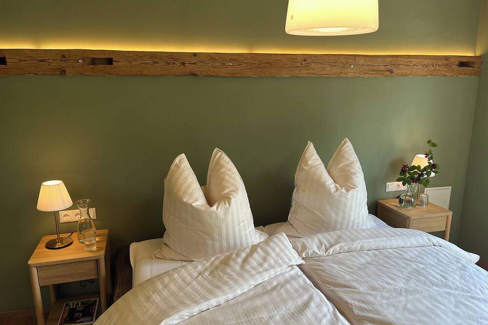 Design-Refugium Magnolie: Private Sauna, Panoramafenster & Naturidylle in Hofheim in Unterfranken, Landkreis Haßberge