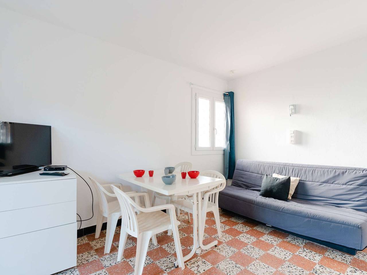 Ganze Wohnung, Gemütliche 2-Zimmer-Wohnung für 6 Personen, 100m vom Strand, haustierfreundlich, Grill, Wlan-Option in Narbonne Plage, Narbonne