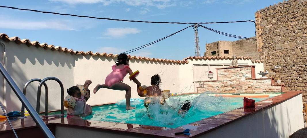 Casa rural con piscina para 12 personas, con jardín y piscina, Se admiten mascotas en Segarra - 2