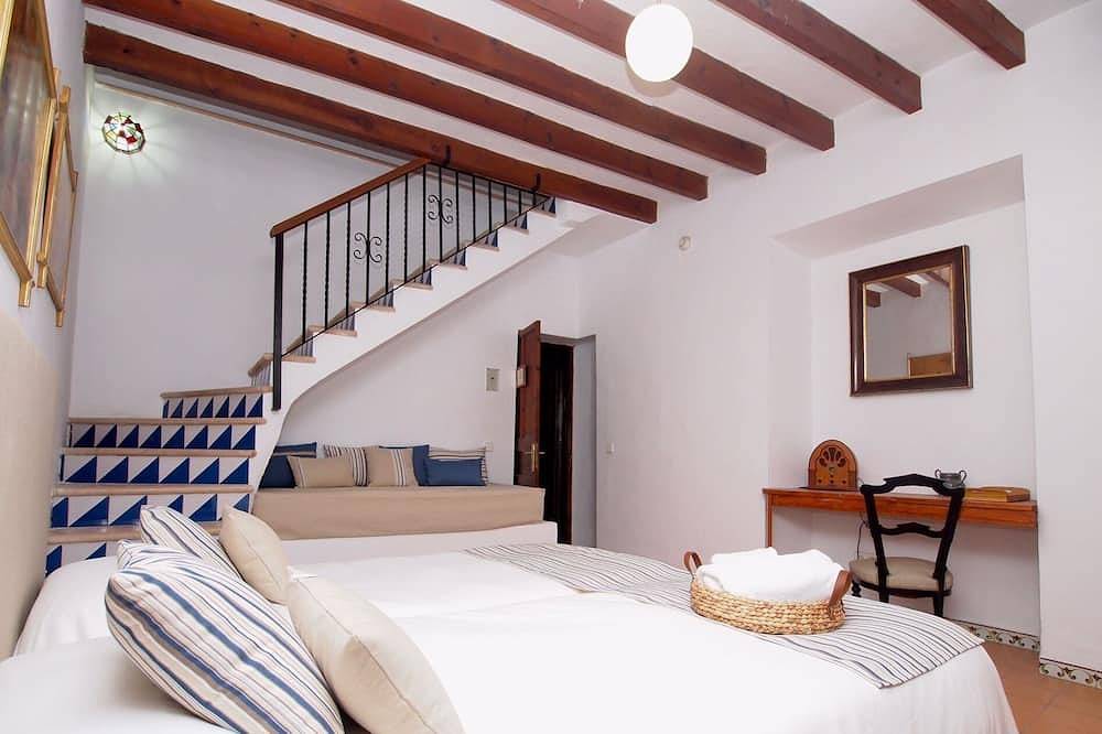 León de Sineu - Diez Habitaciones Villa, Capacidad 21 in Sineu, Interior de Mallorca