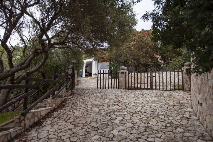 Villa with private pool, with panoramic sea view and breathtaking sunset in Torre delle Stelle, Maracalagonis