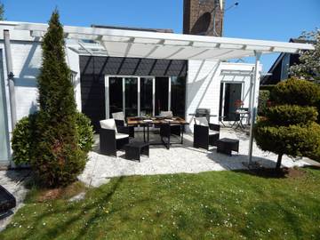 Ferienhaus für 4 Personen, mit Garten und Sauna sowie Terrasse in Bruinisse