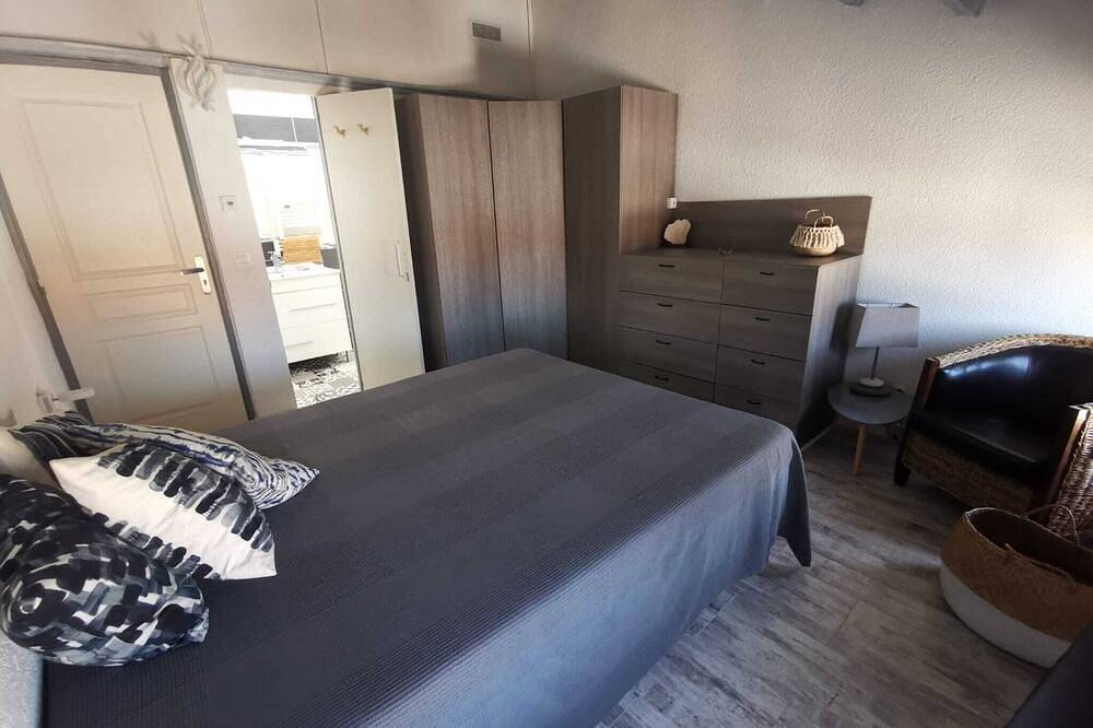 Appartement entier, Appartement Tout Confort Dans Villa De 2 A 5 Personnes A 5Km De La Plage in Saint-Laurent-de-la-Salanque, Côte d'Améthyste