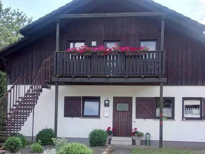 Ferienwohnung für 3 Personen, mit Balkon und Garten, kinderfreundlich in Thalfang