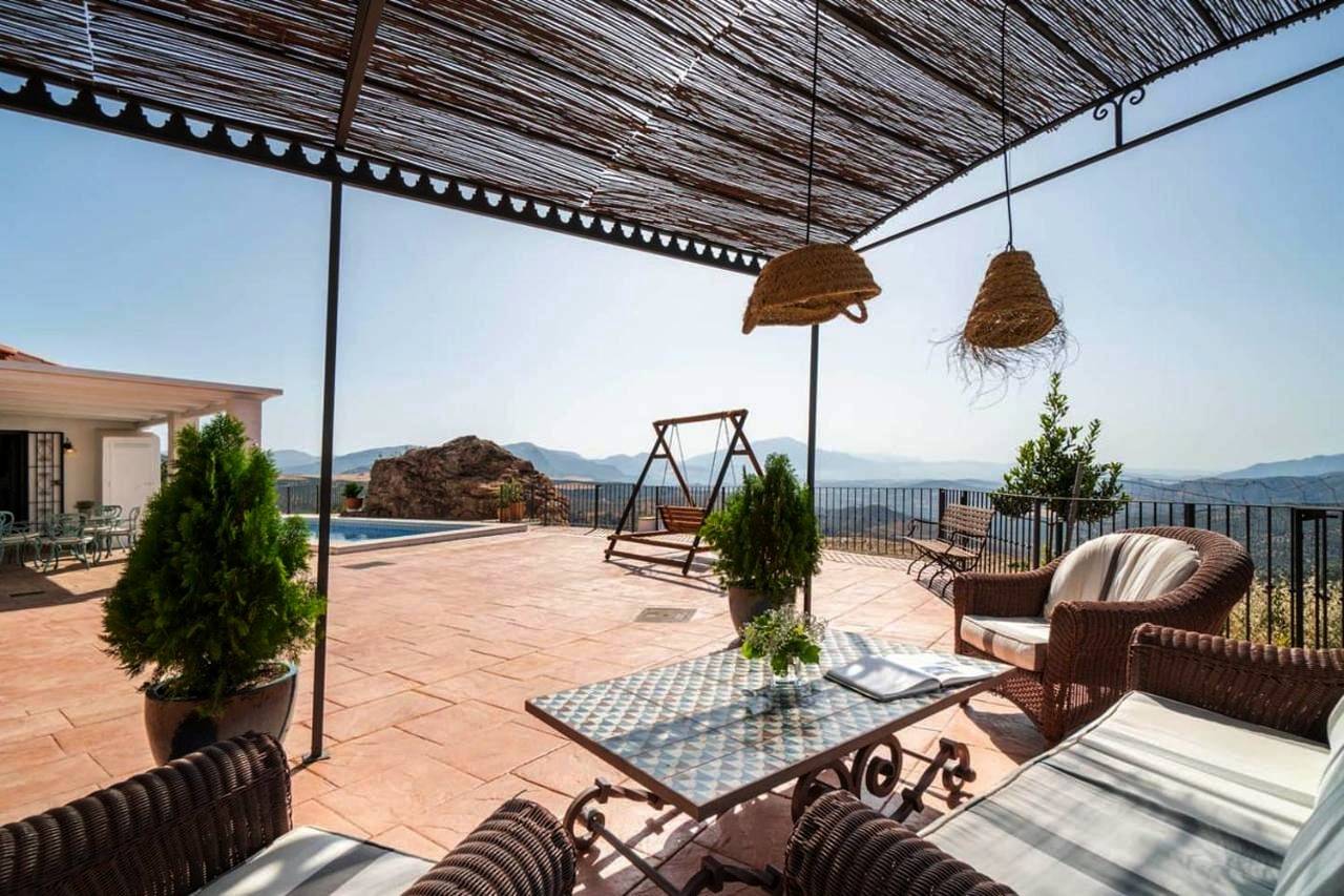 Villa with views and private pool near Malaga. in Colmenar, Provincia de Málaga