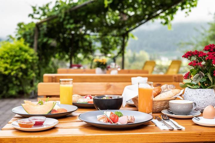 Ferienwohnung für 3 Personen, mit Balkon und Terrasse sowie Garten und Pool in Saalbach-Hinterglemm-Leogang - 2