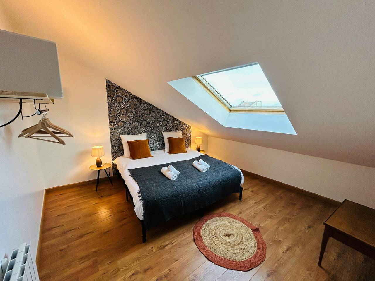 Entire apartment, Le Spacieux Couturier | Calme | Gare centre in Reims, Marne