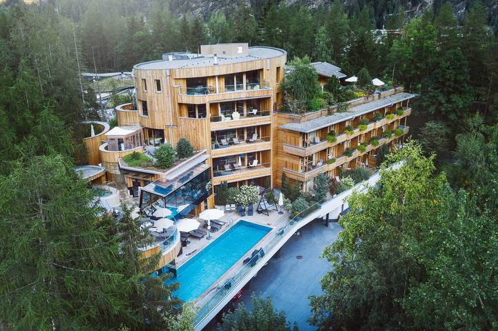 Hotel für 2 Personen, mit Balkon und Terrasse sowie Whirlpool und Sauna in Längenfeld