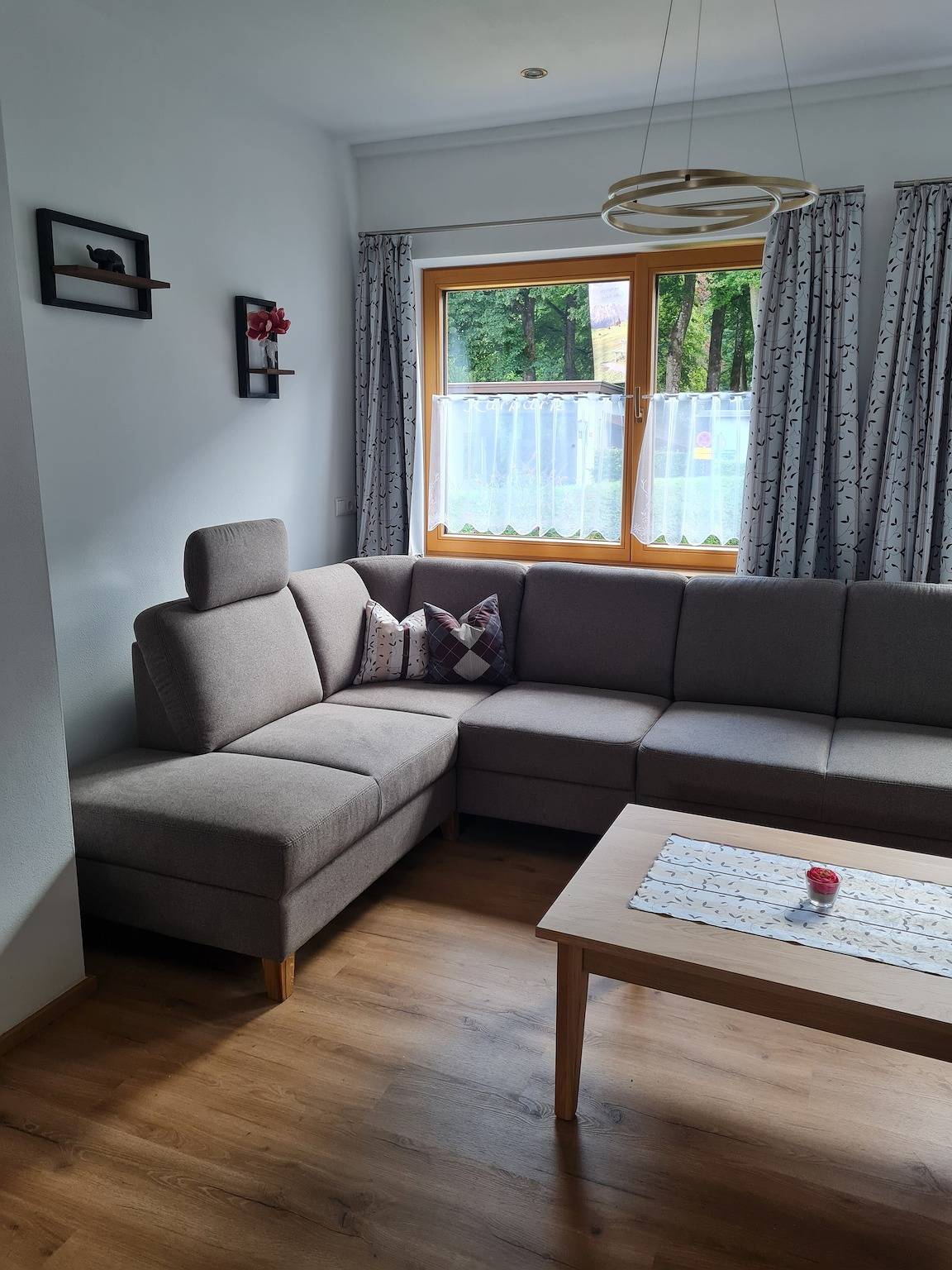 Ganze Wohnung, Apartment „Karwendel“ mit Bergblick, privater Terrasse und Wlan in Mittenwald, Bayerische Alpen