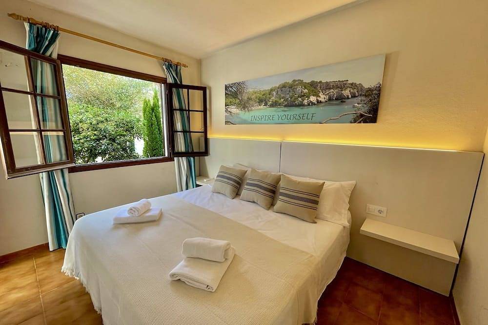 Apartamento entero, Enjoy Cala Porter en  complejo vacacional. in Cala en Porter, Municipio de Alaior