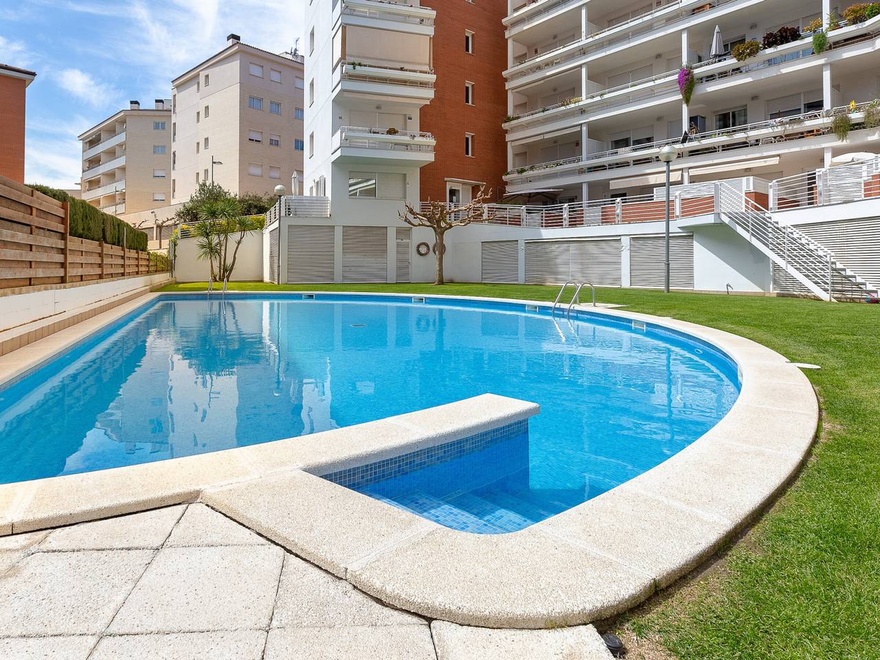 Apartamento entero, Apartamento en Lloret de Mar para 4 personas con piscina, jardín y cerca de la playa in Central Lloret de Mar, Lloret de Mar