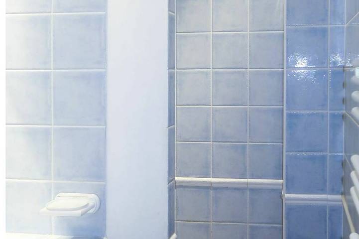 Location de vacances pour 4 personnes, avec piscine ainsi que terrasse et balcon/terrasse, animaux acceptés dans Domaine de Fayence - 3