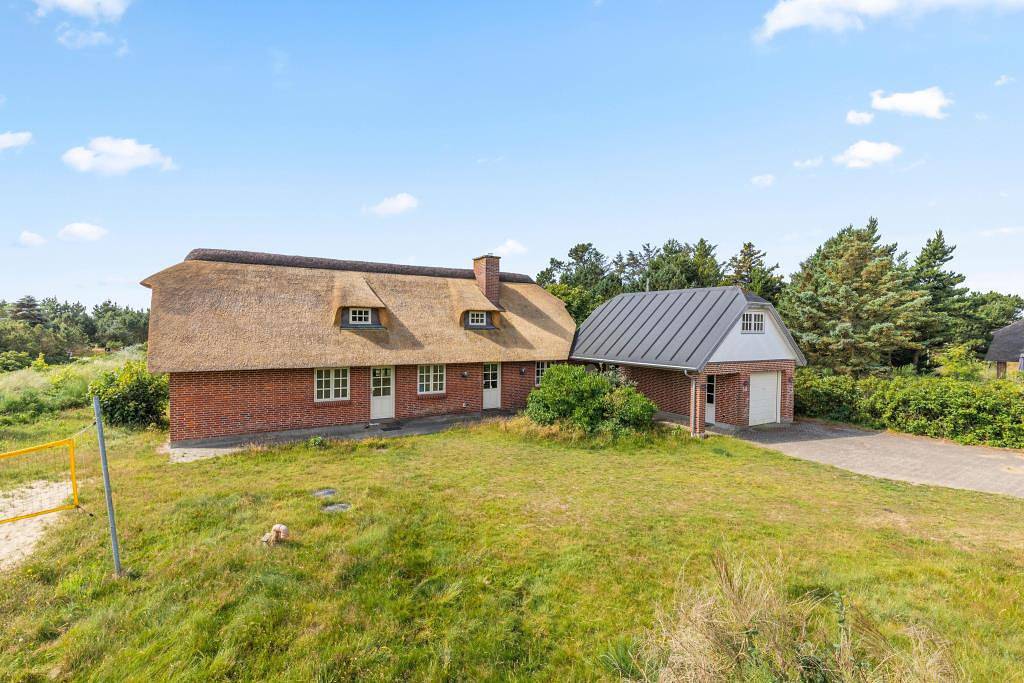 Reetdach-Sommerhaus in Blåvand, 350m zum Strand in Blavand, Varde