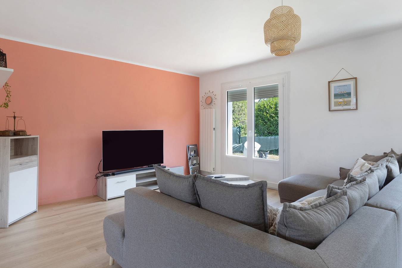 Familienhaus „Kernevez“: Nahe am Meer, Weitblick im Obergeschoss, Private Terrasse & Garten in Trébeurden, Rosa Granitküste