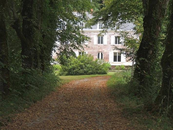 Gîte pour 5 personnes, avec vue et jardin, animaux acceptés à Brignac-la-Plaine - 3