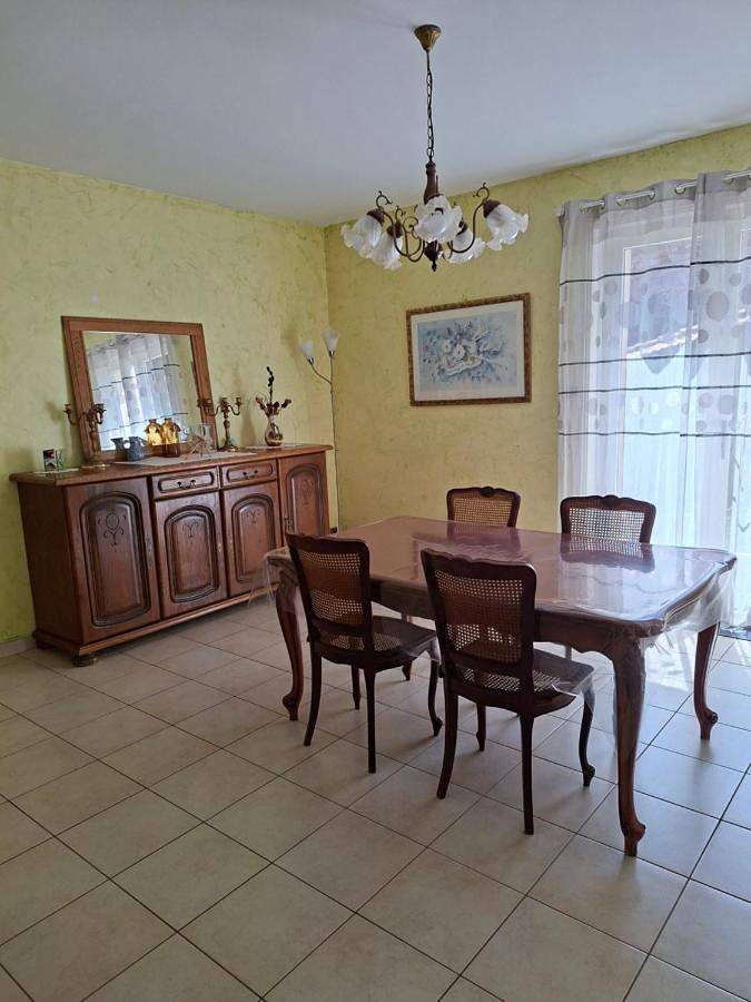 Location de vacances pour 6 personnes, avec vue et jardin, animaux acceptés à Allègre - 2