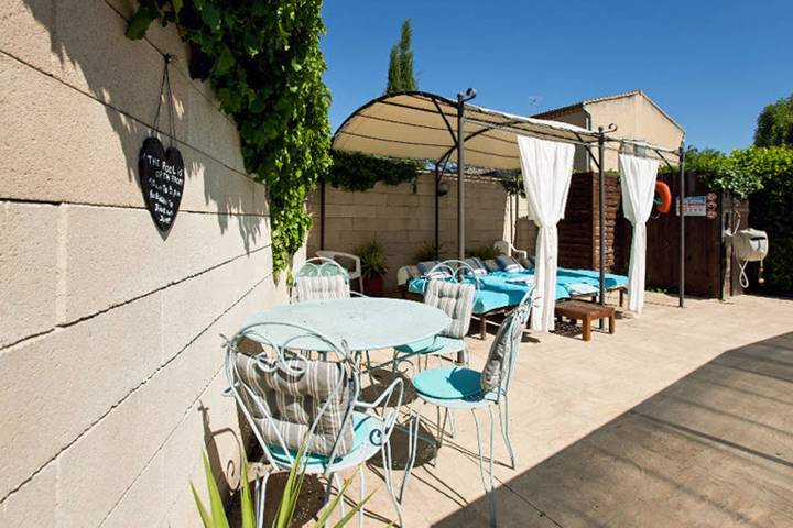 Location de vacances pour 8 personnes, avec terrasse et piscine à Barbentane - 4