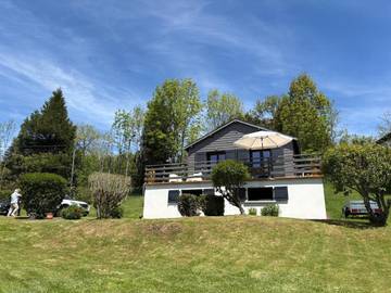 Maison de campagne pour 2 personnes, avec vue et jardin à Murat-le-Quaire